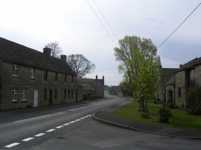 Main Road Curbridge looking West